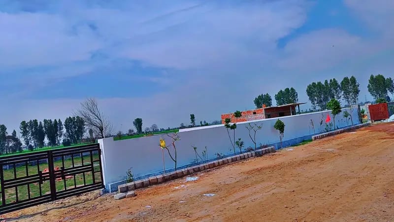 Da Foreste Boundary Wall